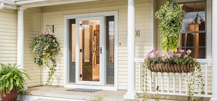 screen door installation in Diamond Springs